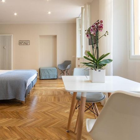 Aqualago Casa Vacanze - Apartament B แวร์บาเนีย ภายนอก รูปภาพ