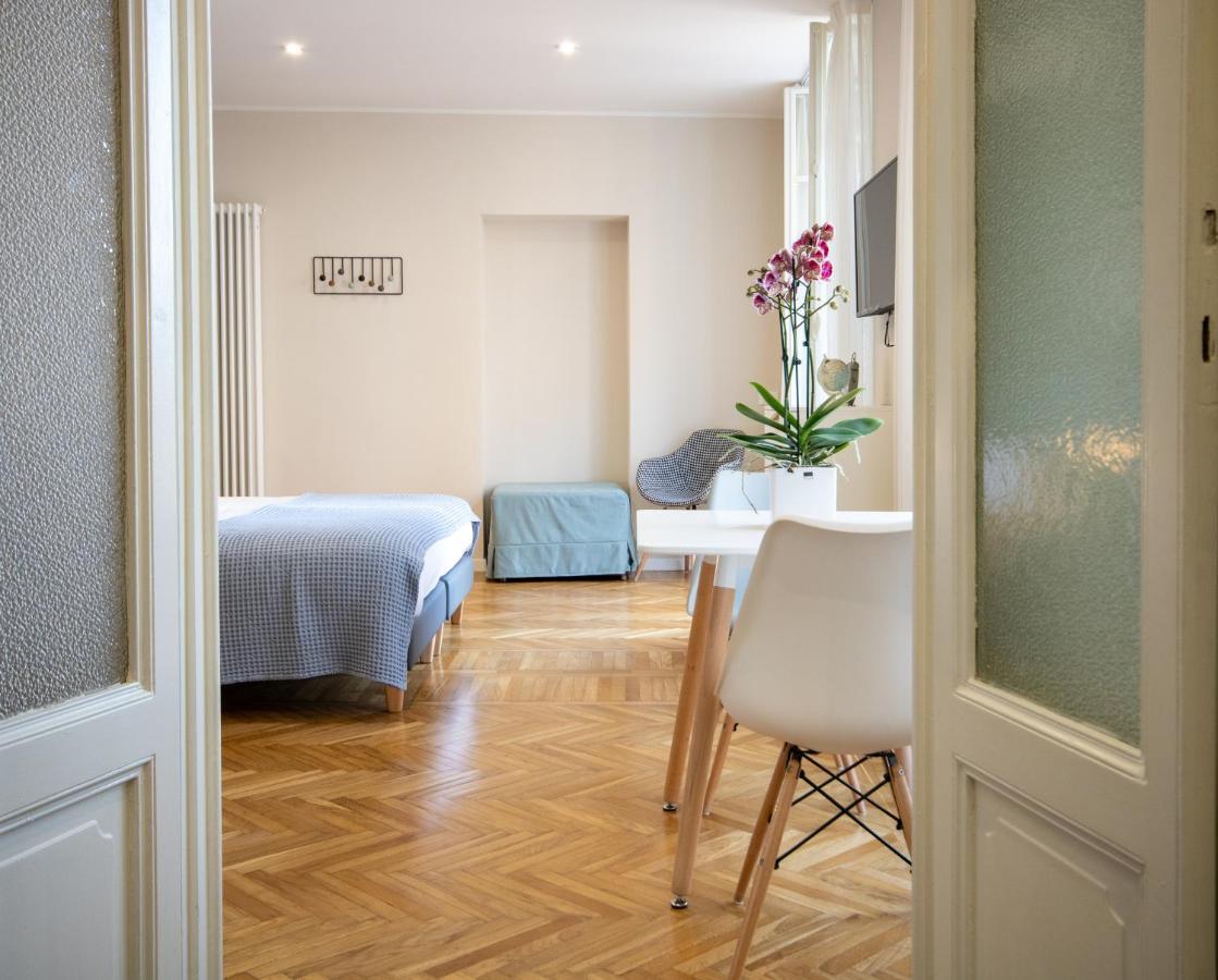 Aqualago Casa Vacanze - Apartament B แวร์บาเนีย ภายนอก รูปภาพ